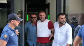 Oğlunu ve karısını kurşuna dizen baba tutuklandı