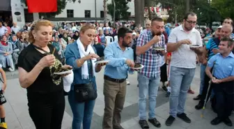 Bu da zeytinyağlı dolma yeme yarışması !