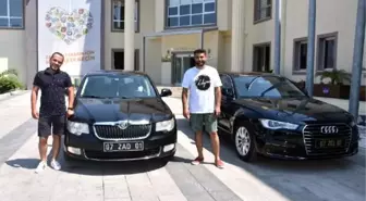 Demre Belediye Başkanı, makam aracını toplu taşıma aracı almak için satışa çıkardı