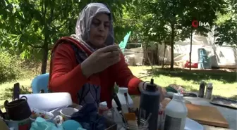 Ekmeğini taştan çıkaran anne...Keban Barajı'ndan topladığı taşları sanata dönüştürdü