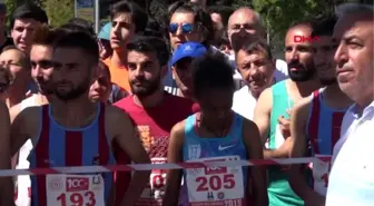 SPOR Milli Mücadele Maratonu'nda kadınlarda Elvan Abeylegesse, erkeklerde Sezgin Ataç birinci oldu