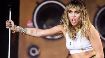 Miley Cyrus, 'Ateşli yaz kızı' pozuyla takipçilerini heyecanlandırdı