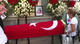 Işılay Saygın son yolculuğuna uğurlandı