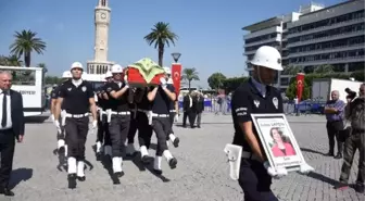 İzmir'de Işılay Saygın için tören