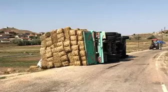 Saman yüklü kamyon devrildi: 1 yaralı