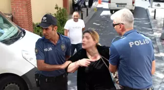 Vücudu bıçak izleriyle dolu! Kadının çığlıklarını duyan mahalleli hemen polisi aradı