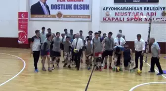 Afyon Belediye Yüntaş Spor Voleybol Takımı yöneticileri yeni hedeflerini anlattı