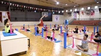 Çiğlili kadınlar pilates kursunda buluşuyor