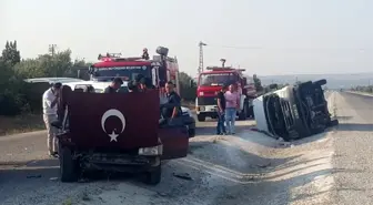 Kontrolden çıkan kamyonet refüje devrildi, 3 kişi yaralandı