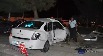 Denizli'de iki otomobil çarpıştı: 1 ölü, 6 yaralı