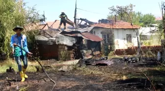 Kuru otları yakmak isterken evi yaktılar