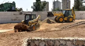 Muratpaşa Belediyesi, Zeytinköy'deki yeni parkın yapımını sürdürüyor