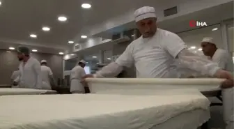 Nadir Güllü'den 'Bayramda baklava yemekten kaçının' diyen diyetisyenlere sert tepki: 'Tatlıyı kesin...