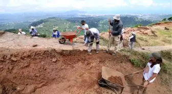 'Ana Tanrıça Kibele' heykelinin bulunduğu kalede, kazı yeniden başladı