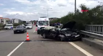 BURSA Otomobil, kamyona ve bariyerlere çarptı; anneanne öldü, dede- torun yaralı