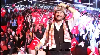 Karaman'da Ahmet Şafak hayranlarına unutulmaz bir gece yaşattı