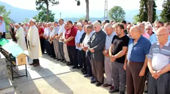 Otobüsteki yangında hayatını kaybeden Sibel Akkaya son yolculuğuna uğurlandı