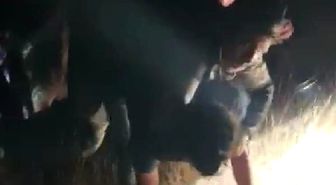 Polis, Suriyeli kaçak göçmeni kurtarıp, ambulansa kadar sırtında taşıdı