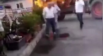 Römorkta alev topuna dönen saman balyalarını ahırdan böyle uzaklaştırdılar