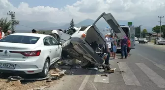 Muğla'da iki otomobil çarpıştı: 6 yaralı