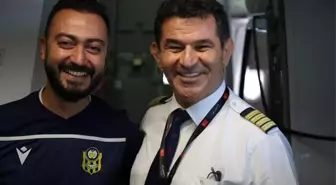 Sırbistan'a giden uçağın Malatyalı pilotundan alkış alan anons