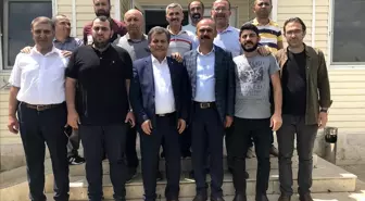 Zeyrek toprak altında kalan şoförün ailesini ziyaret etti