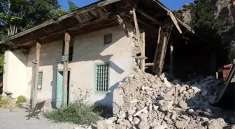 88 yıllık cami depreme yenik düştü