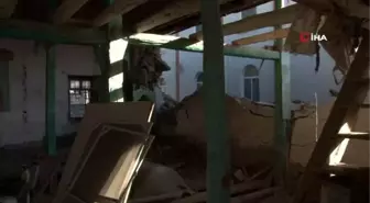 88 yıllık cami depremin ardından harabeye döndü
