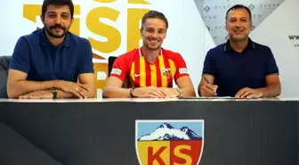 Ben Rienstra imzayı attı