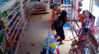 Denizli'de yaşanan depremde vatandaşların korku dolu anları kameraya yansıdı