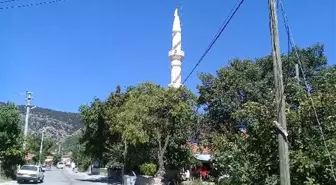 Depremde caminin minaresi kaydı