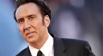 Dünyaca ünlü oyuncu Nicolas Cage, kendi kobralarının saldırısına uğradı