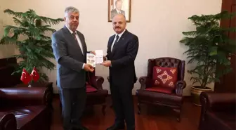 Eskişehir İl Müftüsü Bekir Gerek'ın Vali Çakacak'ı ziyaret