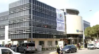 Gaziemir Belediye Başkanı Halil Arda'nın eşine belediyede oda tahsis edildiği öne sürüldü