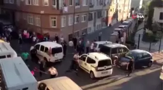 İstanbul'da mahalleli park yeri yüzünden sopalarla birbirine girdi