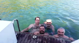 Sinemanın ünlü ismi 10 yıl sonra denize girdi