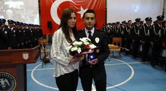 Yemin töreninde sürpriz evlilik teklifi