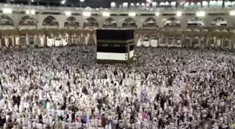 Çocuklar Kabe'nin neşesi oldu