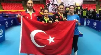 Özel sporcu Ebru Acer altın, Sümeyra Türk bronz madalya kazandı