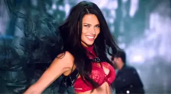 Güzel model Adriana Lima, sevgilisi Emir Uyar'ı öpmeye doyamadı