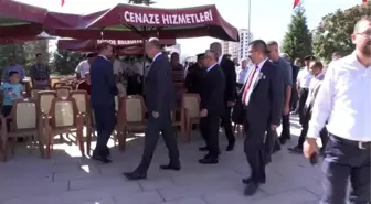 Şehitliklere ziyaret