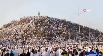 Tüm Hacı Adayları Arafat'ta