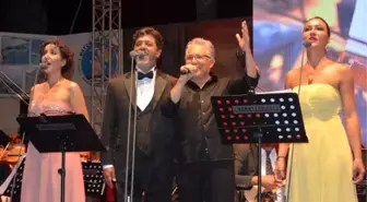 Zülfü Livaneli Datça'da konser verdi