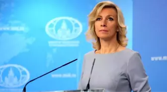 Boks eldiveni giyen Zaharova: Sadece bir kedicik değil bir boksörüm de