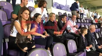 Merve Terim Çetin 20 yıllık Fiorentina formasıyla tribünde