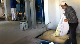 45 yıldır tahıl öğüterek geçimini sağlıyor