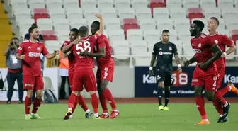 Sivasspor evinde Beşiktaş'ı 3-0 mağlup etti