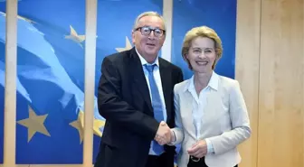 Avrupa Komisyonu Başkanı Juncker, acilen safra kesesi ameliyatı olmak için tatilini yarıda kesti