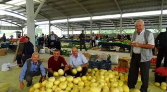 Hisarcık'ta halk yerli kavunu tercih ediyor