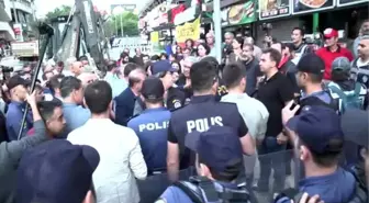 İzinsiz gösteri yapmak isteyen gruba polis müdahalede bulundu